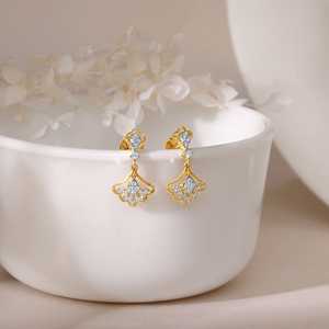 ต่างหูห้อยประดับเพชรโบนิต้าสีทอง - Product Image 3