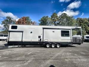 Nouvelles caravanes de voyage 2025 F-o-r-e-s-t R-i-v-e-r Wildwood Grand Lodge 42VERANDA pour l'extérieur, maison mobile, camping-car - Product Image 6