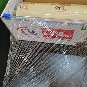 Película plástica para alimentos de PVC de alta calidad y bajo precio, película adhesiva para embalaje, película adhesiva para alimentos, fabricante de 11 años - Product Image 4