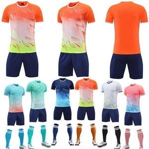 Conjunto de camiseta de fútbol al por mayor, uniforme personalizado para adultos y niños con logotipo bordado, servicio OEM de corte automatizado - Product Image 3