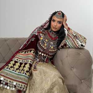 Afghan Kuchi Vestido de novia Ropa rosa y borlas multicolores Kuchi Vestido de novia Tribal Vestido afgano - Product Image 3