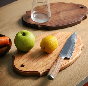 Planche à découper en bois extra large pour découper des viandes rôties dinde poulet poisson lors de réunions de famille ou d'événements - Product Image 3