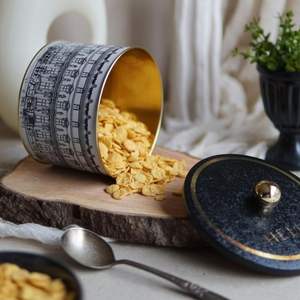 Ilustración de paisajes urbanos vintage Manija de perilla de recipiente redondo de metal 140x100mm Almacenamiento de alimentos y contenedor - Product Image 1