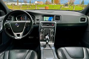 PLATINE R-DESIGN VOLVO V60 T6 2016 D'OCCASION LHD/RHD - Product Image 3