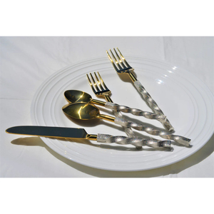 ชุดเครื่องใช้บนโต๊ะอาหารสีทองแบบทำด้วยมือสไตล์อิตาเลียนพร้อมด้ามจับขัดเงาสีเงินชุดช้อนที่ใช้บนโต๊ะอาหารสำหรับงานปาร์ตี้ - Product Image 3