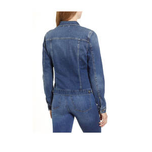 Chaqueta bomber vaquera azul de lujo personalizada al por mayor para mujer, cuello de piel auténtica suave, Top corto gótico de invierno, técnicas de lavado con botones - Product Image 2