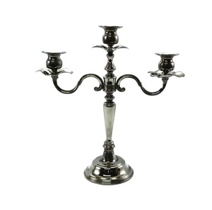 Candélabre en métal élégant, finition classique, parfait pour les centres de table, les tables de mariage, les soirées romantiques et la décoration intérieure - Product Image 4