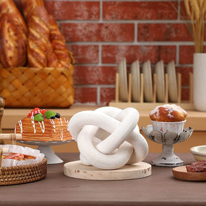 Figuras y esculturas abstractas Dougals - Product Image 1