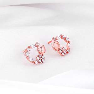 Boucles d'oreilles couronne en or rose 14 carats en forme de lune avec diamant taille poire et agate pour fiançailles ou mariage - Product Image 5