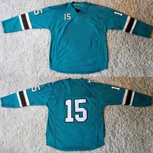 Vêtements de hockey sur glace de haute qualité personnalisés, uniforme personnalisé avec logo - Product Image 1