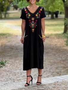 Robe en coton noir brodée Col en V Tunique bohème Robe décontractée Printemps Été Robe faite à la main pour femmes - Product Image 3