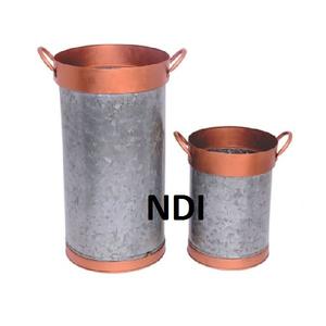 Pot à plantes en étain galvanisé pour la maison, le jardin, la décoration d'hôtel Finition personnalisée Meilleure qualité pour la décoration extérieure et intérieure Lot de deux - Product Image 4