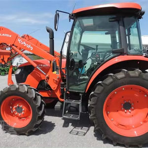 Tracteur agricole Kubota 4x4 d'occasion avec chargeur frontal pour terres agricoles - Product Image 4