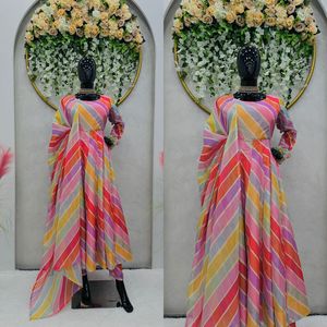 Ensemble de costume de créateur en soie Tibby monochrome exquis Une offre de luxe harmonieusement coordonnée avec un intérieur de qualité supérieure - Product Image 5