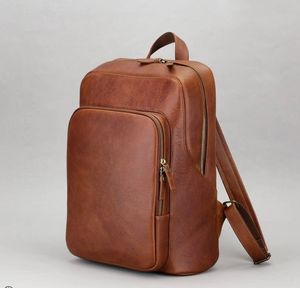 Mochila de Cuero con Acabado Vintage Bravyn - Product Image 2