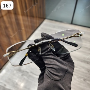 Lunettes de soleil de luxe transparentes grises anti-reflets avec monture en acier inoxydable sertie de moissanite, design classique GRA - Product Image 1