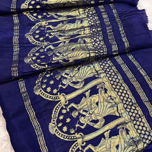 ผ้าส่าหรีผ้าไหมนุ่มแบบเรียบสำหรับผู้หญิง พร้อมผ้าคลุมไหล่แบบราชา รานี ไม่มีพู่ห้อย ผ้าส่าหรีแฟนซี ผลิตในอินเดีย - Product Image 1