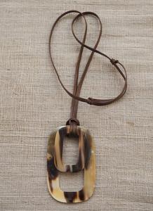 Collar con Colgante de Cuerno de Búfalo, Joyería Tribal Natural y Sostenible para Mujer, Alta Calidad - Product Image 3