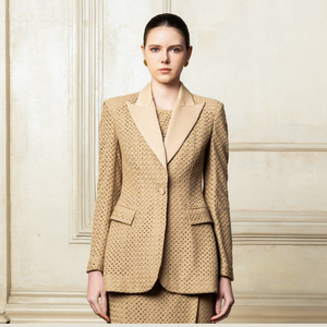 Gran oferta Blazers señoras mujeres CLEF NOTCHED BLAZER con solapa tela ecológica logotipo personalizado de talla grande ropa de mujer elegante - Product Image 3