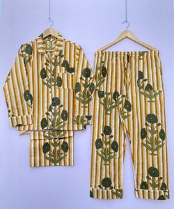 Ensemble de pyjama décontracté en coton à imprimé floral, coupe ajustée, respirant, vêtements de nuit indiens, vêtements de détente d'été, cadeau pour elle, demoiselle d'honneur - Product Image 2