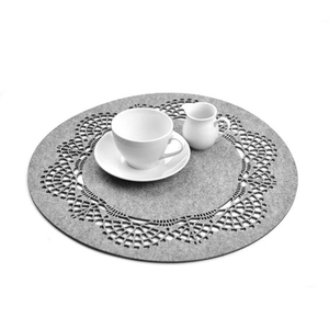103. Juego de posavasos de madera natural con detalles de grano rústico refinado, adecuado para una decoración elegante de mesa del hogar. - Product Image 4