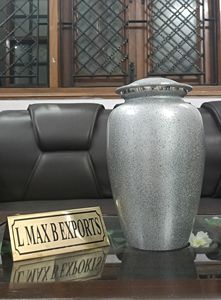 Urnas de recuerdo de aluminio y metal de diseño único de calidad incomparable para mantener la joyería humana de la India - Product Image 2