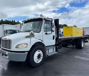 Camión de Plataforma Plana Freightliner M2 106 de 24 pies, Usado, Genuino, Años 2015, 2017, 2018 - Automático de 6, 9 Velocidades, con Puerta Trasera, Listo para Exportar - Product Image 3