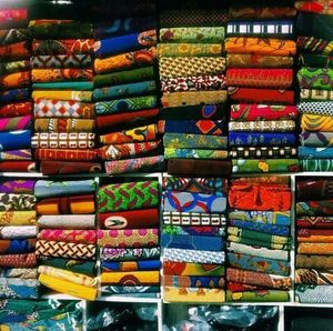 Tela exclusiva de algodón con estampado de cera Africana | Textil Premium para diseñadores de camisas - Product Image 2