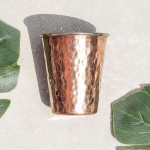 ถ้วยทองแดง Julep ระดับพรีเมี่ยมทำด้วยมือโดยช่างฝีมือรับประกันคุณภาพที่ยอดเยี่ยมสำหรับช่วงเวลาแห่งความเพลิดเพลินในเครื่องดื่มสุดหรู - Product Image 3