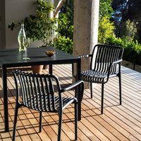 Chaises de salle à manger empilables de Sukavina | Chaises de patio en métal pour meubles de jardin, terrasse, balcon, restaurant et café