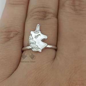 Bague Licorne Faite à la Main en Argent, Bijou en Forme de Marquise pour Enfants, Bague Cadeau en Argent Sterling - Product Image 5