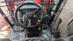 Tractor de Ruedas Usado Massey Ferguson 1736 de 2018 con Motor con Más de 50,000 Horas - Product Image 3