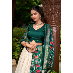ชุด lehenga choli ผ้าไหม tussar แบบกึ่งสังเคราะห์พร้อมดีไซน์หรูหราเสื้อเบลาส์สำหรับงานแต่งงานชุดสตรีสไตล์อินเดียพื้นเมือง - Product Image 5