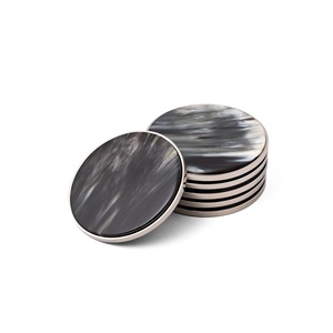 Posavasos de cuerno pulido ecológico para proteger mesas en cafés y espacios de comedor disponibles a granel - Product Image 4