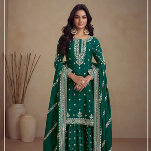 Lujoso traje de invierno Semi Chinon Silk Shalwar Kameez con detalles de secuencia de trabajo Multi & Jari para un aspecto impresionante - Product Image 1