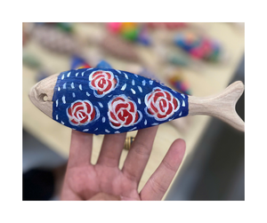 Pescado de madera sostenible de Vietnam Craftsmen: pez de madera vibrante con arte hecho a mano, ideal para mercados de exportación a granel a la venta - Product Image 6