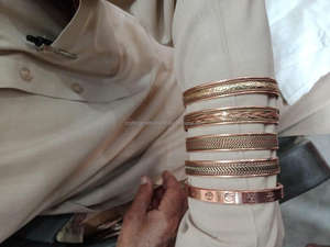 Brazalete de cobre único Diseño elegante con pulseras de joyería de ajuste ajustable para venta al por mayor - Product Image 5