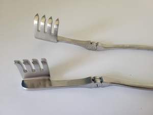 Beckman 4x4 pince chirurgicale allemande en acier inoxydable Instruments de base manuels bras articulés dents émoussées certifié CE essentiel - Product Image 5