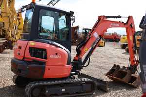 Excavadora Usada Kubota KX033-4 Mini (Hasta 12,000 Libras) con Bomba, Motor, Caja de Cambios y Engranajes - Garantía de 2 Años - Product Image 2