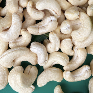 Trusted Factory Cashew Nuts WW180, WW240, WW320, LP Raw Cashew Nut Raw Cashew Nuts Tanzania Customized Packing - Product Image 1