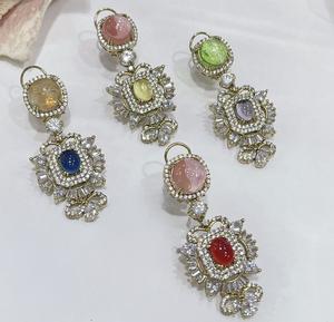 Pendientes de Diseño de Alta Calidad, Chapados en Oro, Estilo Moderno, Colección Fusion para Bodas y Fiestas, para Mujeres y Niñas - Product Image 2