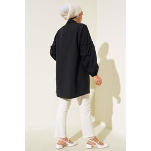 เสื้อและเสื้อเชิ้ตสีดำปักลายดอกไม้มีจีบของผู้หญิง - Product Image 4