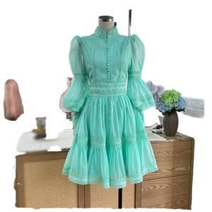 เดรสทรงโคมไฟแขนยาวคอปกตั้ง, ชุดเดรสลูกไม้สไตล์คอปกตั้ง - Product Image 1