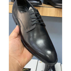 รองเท้าลำลองและเป็นทางการสำหรับผู้ชายหนังวัวพรีเมี่ยมเพื่อความสบายอย่างมีสไตล์ - Product Image 1