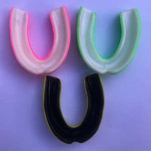 Protector bucal de alta calidad para adultos, Protector de dientes de silicona, protector bucal para deportes de boxeo, fútbol, Hockey, protector de goma - Product Image 1