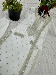 Ensemble Kurta en Chiffon Blanc Brodé Floral de Luxe Unity pour Femmes, Vêtement Ethnique Premium d'été avec Dupatta - Product Image 4