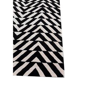 Adrift Wool <b>Hand</b> <b>Tufted</b> Grey & Black Chevron <b>Rug</b> for Home Tra-15152 - Product Image 4