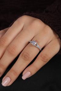 Anillo de diamante natural de corte princesa de lujo de la mejor calidad, nupcial clásico para mujer, chapado en oro de 14 quilates, certificado IGI - Product Image 4