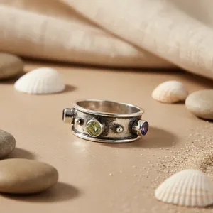 Anillo de Plata 925 con Gema Verde de Corte Ovalado, Moderno y Elegante para Mujer, Chapado en Oro y Rodio - Product Image 2