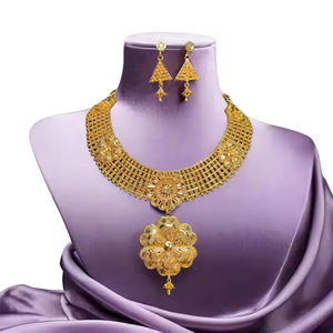 Conjunto de pendientes de collar de diseño de moda con conjunto de pendientes de collar de estilo de moda chapado en oro de 22 quilates a la venta por exportadores - Product Image 2